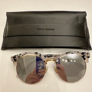 Gentle Monster Sunglasses MoonCut with original leather case